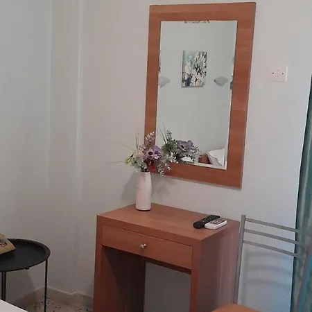 ωρεοι Hotel 2*