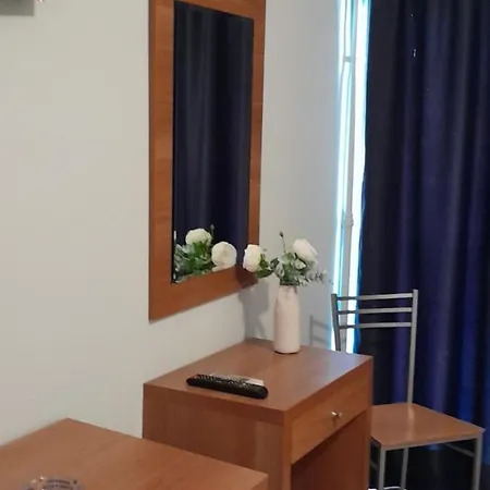 ωρεοι Hotel 2*